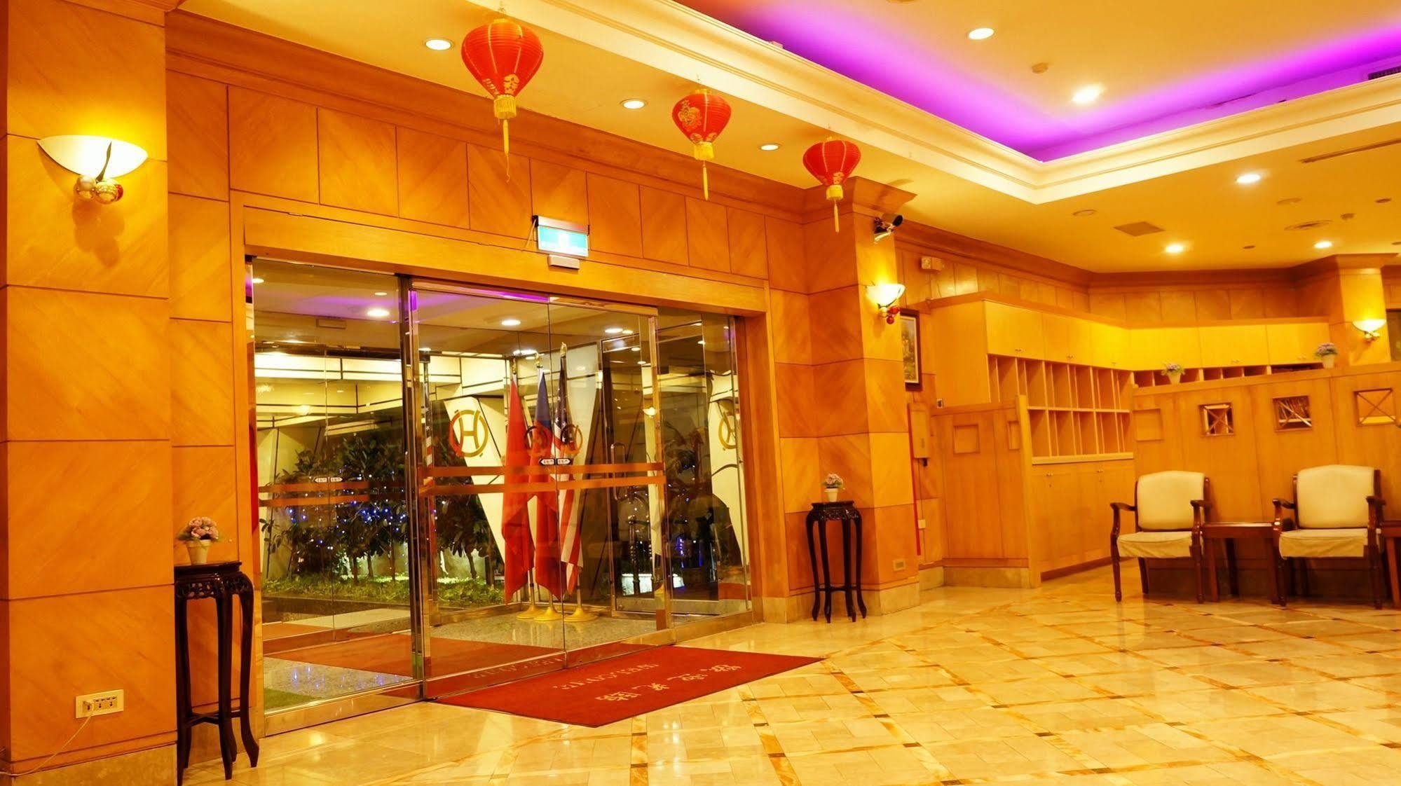 Oriental Hotel Tainan Exteriör bild